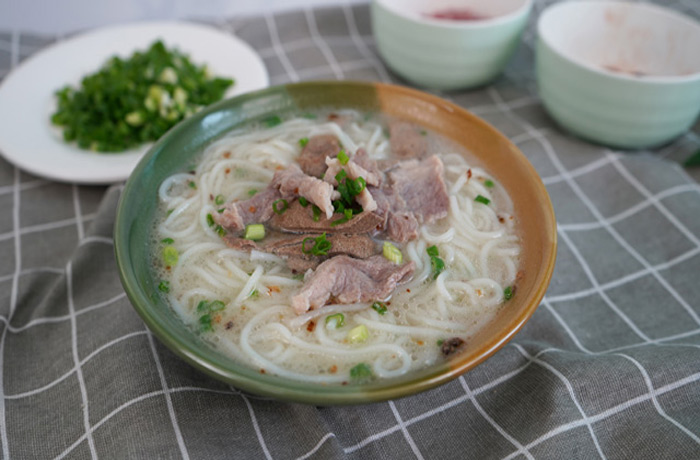 云安原味汤粉王培训